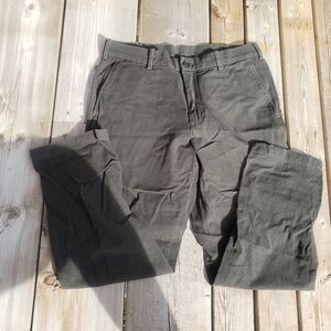 Uniqlo Chinos Medium (30x26) Mid Rise Green Stretch Preppy Cotton Slim Fit